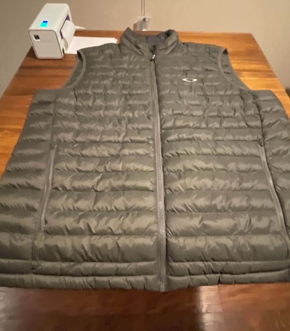 Oakley Puffer Vest Size US/EU XL Green Performance Fit Full Zip